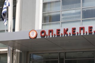 Ρουσφέτι: βολικός μύθος για συμψηφισμούς